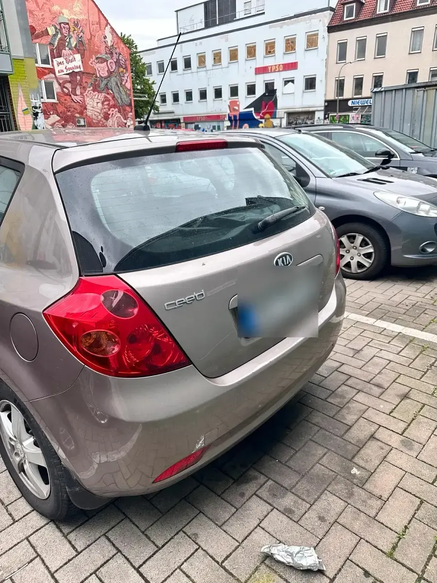 Używany Kia Ceed 125 KM (91 kW) 2010 Brązowy Hatchback