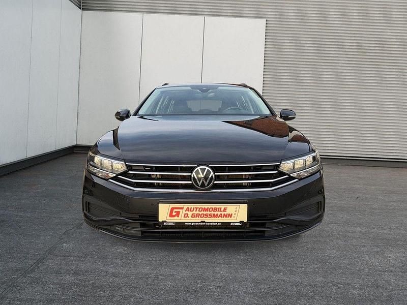 Gebraucht VW Passat Conceptline 150 PS (110 kW) 2023 Grau Kombi