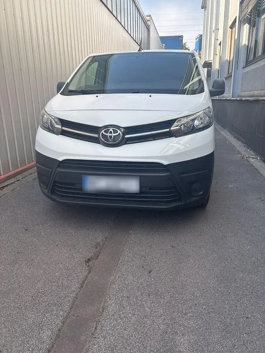 Gebraucht Toyota Proace 150 PS (110 kW) 2019 Weiß Van / Kleinbus