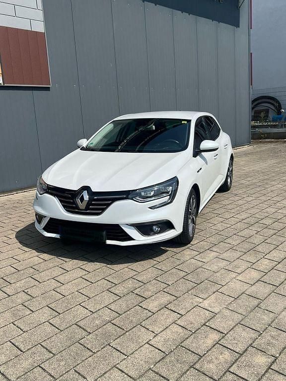 Weiß Gebraucht 2016 Renault Mégane III Bose Edition Limousine | 11.000 € (Teuer) - Bild 1/4