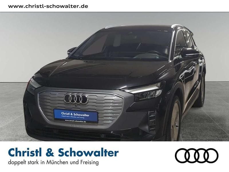 Mythosschwarz metallic Gebraucht 2023 Audi Q4 e-tron Ambiente SUV | 37.710 € (Fairer Preis) - Bild 1/4