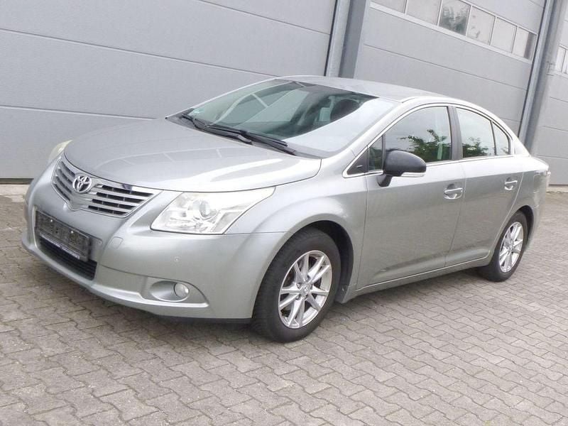Grau Gebraucht 2011 Toyota Avensis Edition Limousine | 4.650 € (Guter Preis) - Bild 1/4