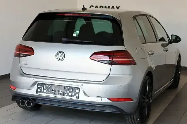 Gebraucht VW Golf VII GTD 184 PS (135 kW) 2018 Tungsten silver (metallic) Limousine