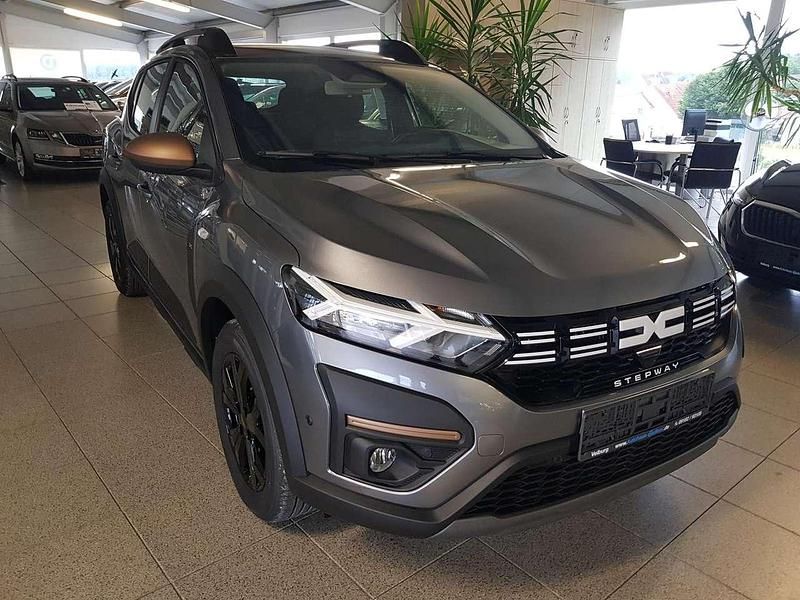 Gebraucht Dacia Sandero Extreme 101 PS (74 kW) 2025 Dolomitgrau metallic Kleinwagen