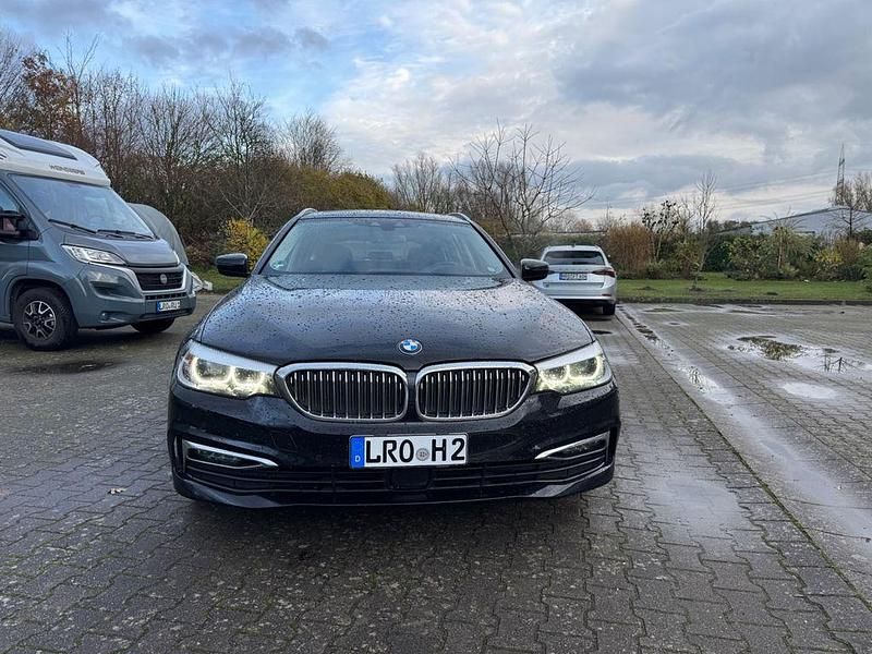 Schwarz Gebraucht 2019 BMW 530 Luxury Line Kombi | 23.750 € (Superpreis) - Bild 1/4