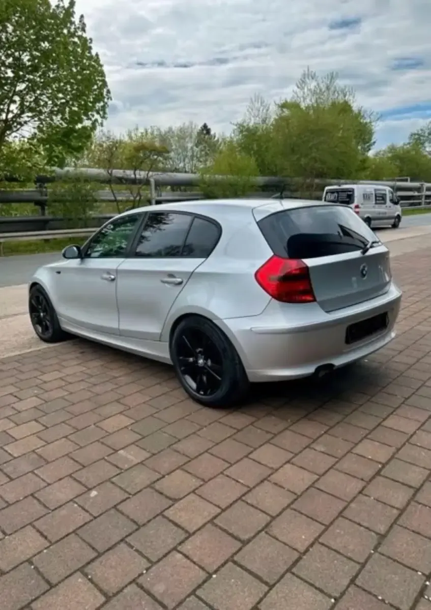 Gebraucht BMW 116 122 PS (89 kW) 2011 Silber Kleinwagen