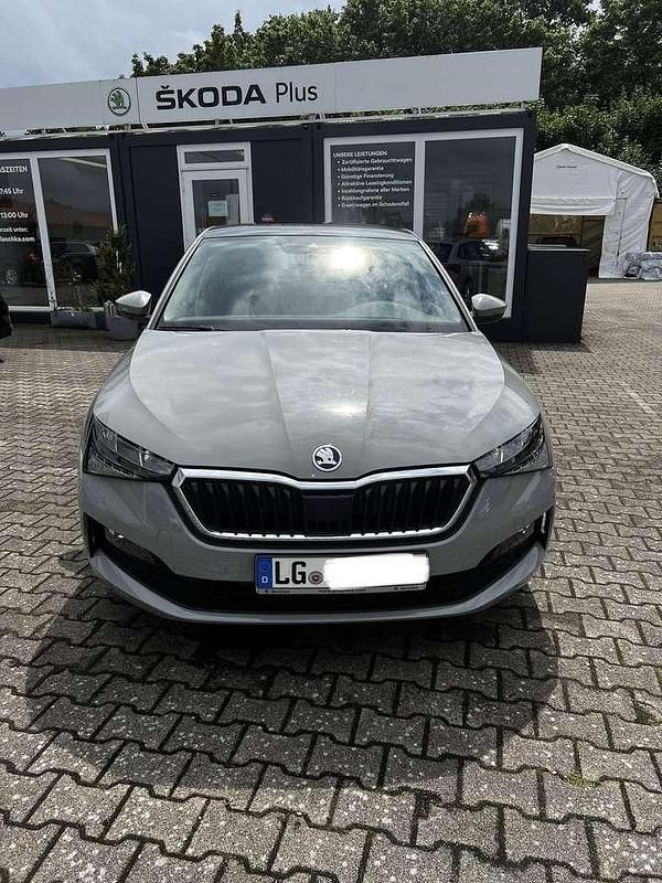 Gebraucht Skoda Scala Ambition 90 PS (66 kW) 2020 Grau Kleinwagen
