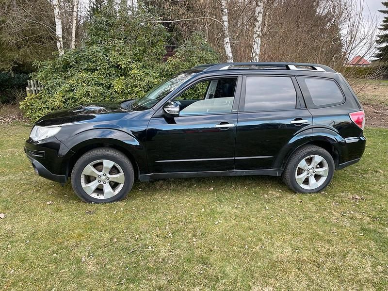Gebraucht Subaru Forester 147 PS (108 kW) 2011 Schwarz SUV