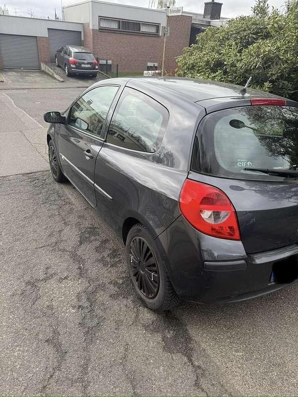 Gebraucht Renault Clio II Authentique 65 PS (47 kW) 2007 Kleinwagen