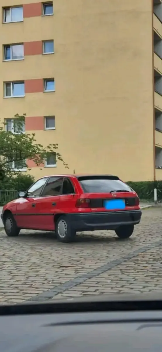 Gebraucht Opel Astra 75 PS (55 kW) 1996 Rot Limousine