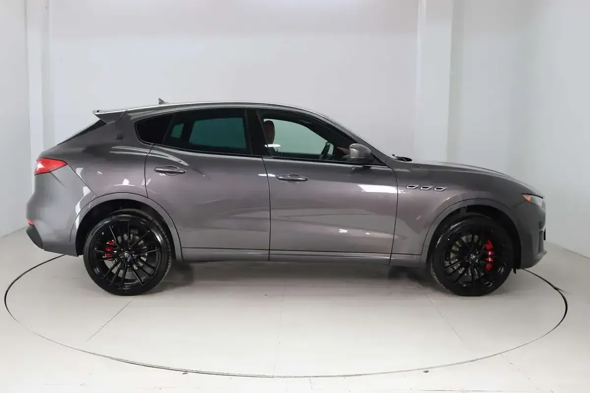 Usata Maserati Levante 530 CV (389 kW) 2020 Grigio SUV