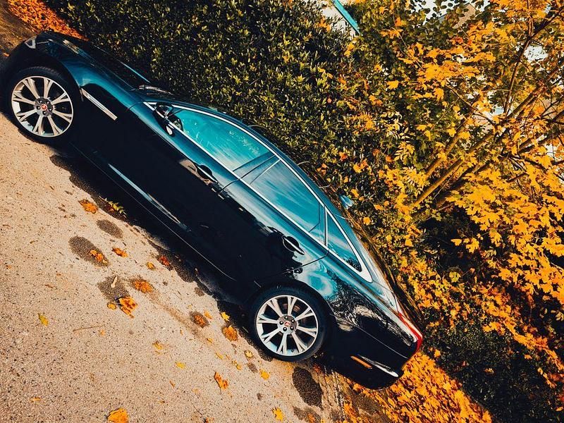 Schwarz Gebraucht 2016 Jaguar XJ Premium Luxury Limousine | 27.950 € (Teuer) - Bild 1/4