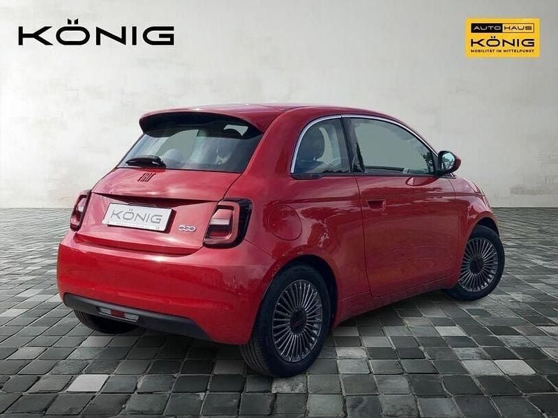 Gebraucht Fiat 500e Red 86 kW (118 PS) 2022 Rot Kleinwagen