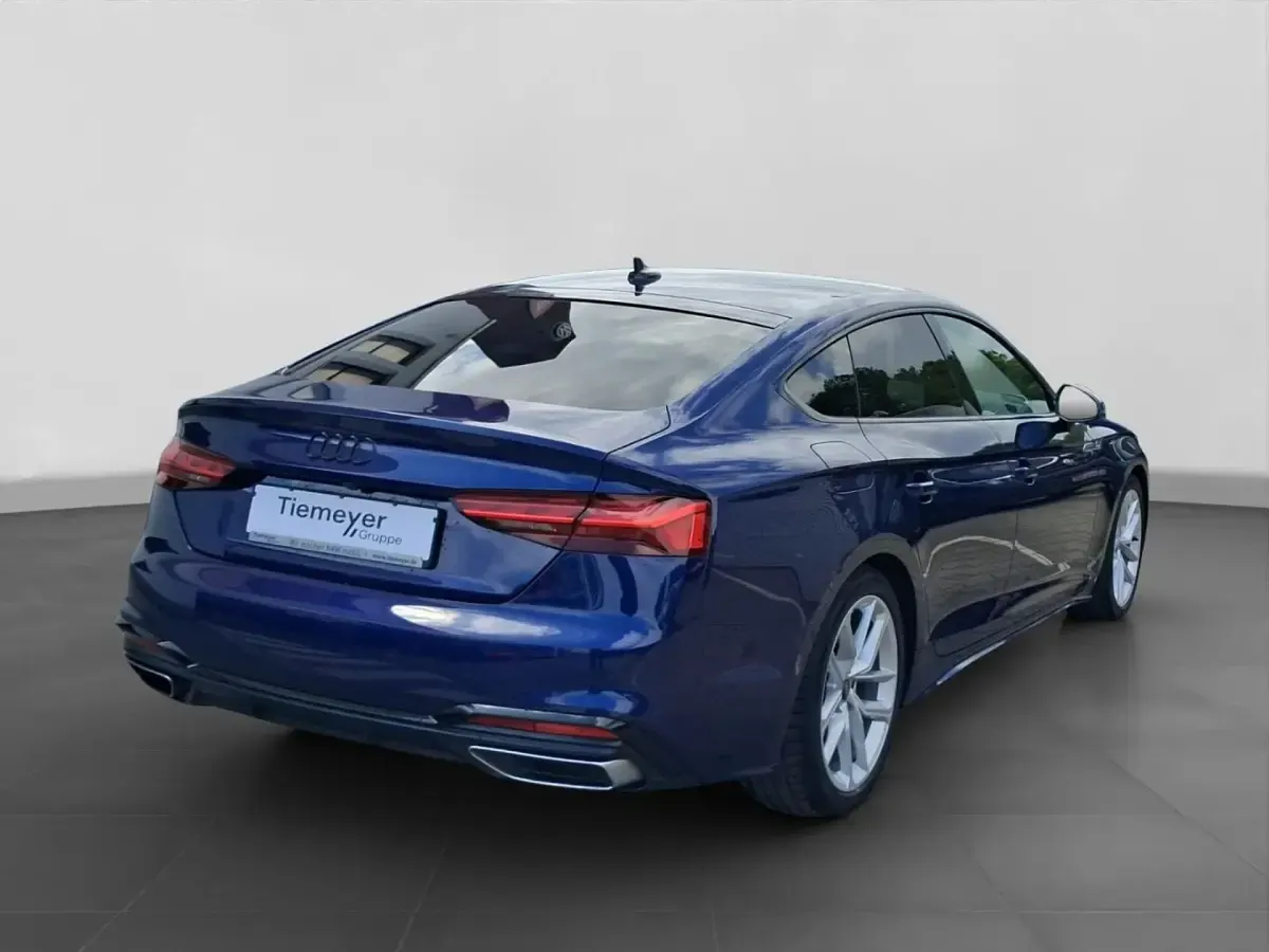 Gebraucht Audi A5 Sportback S-Line 163 PS (119 kW) 2022 Blau Kleinwagen