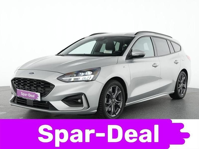 Silber Gebraucht 2022 Ford Focus ST-Line Limousine | 17.451 € (Fairer Preis) - Bild 1/3