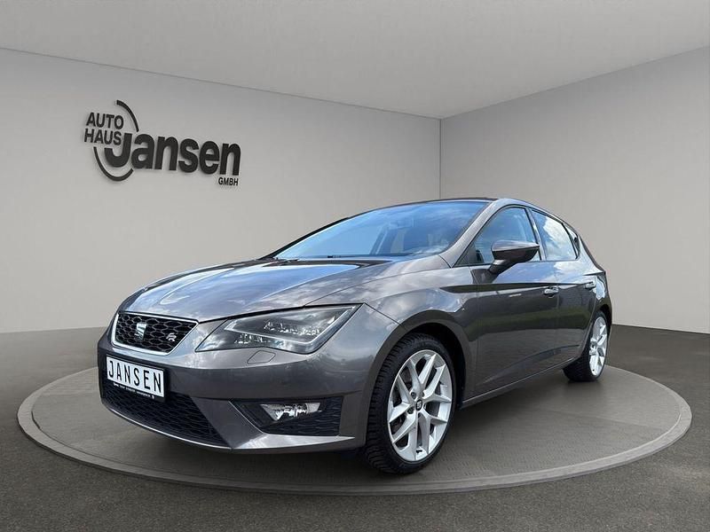 Grau Gebraucht 2016 Seat Leon FR Limousine | 15.490 € (Fairer Preis) - Bild 1/4