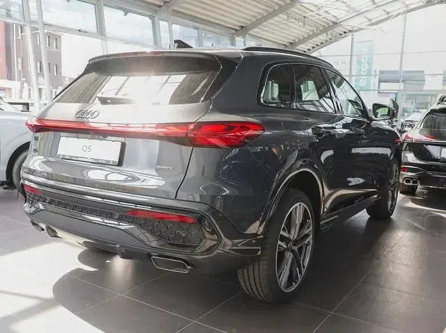 Neu Audi Q5 Sport 367 PS (269 kW) 2026 Tamboragrau metallic SUV