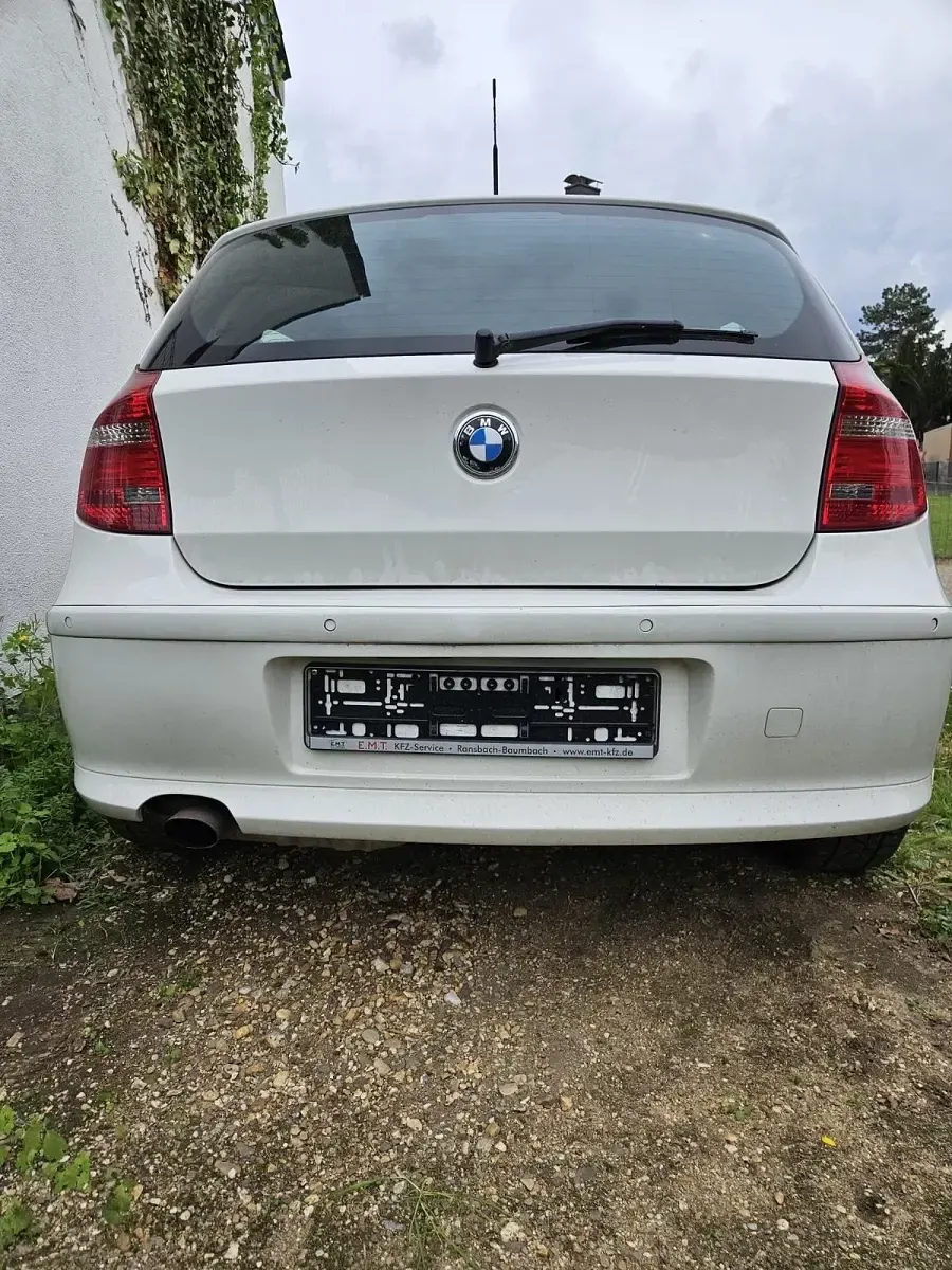 Gebraucht BMW 116 122 PS (89 kW) 2008 Weiß Kleinwagen