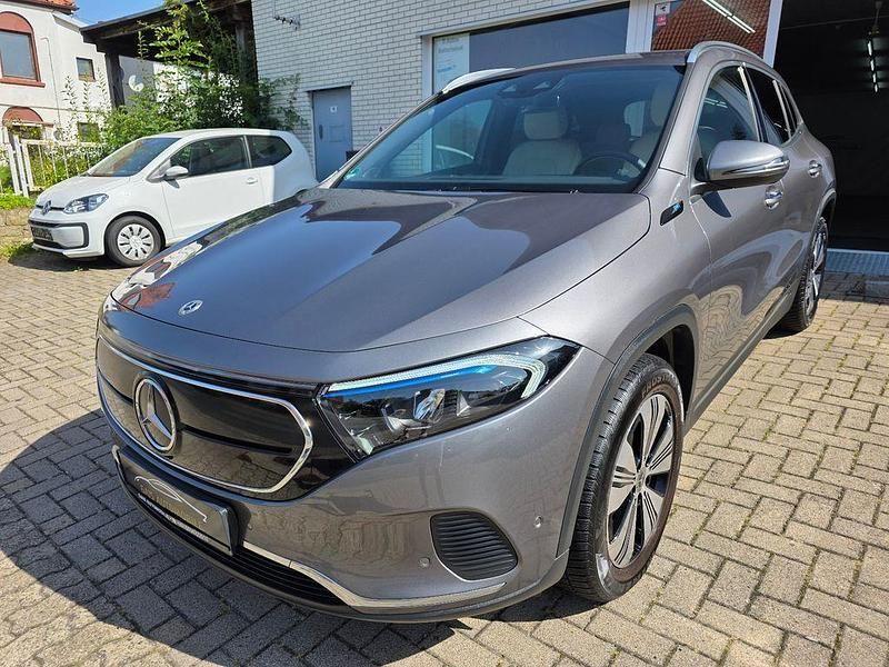 Grau Gebraucht 2021 Mercedes EQA250 Progressive SUV | 28.999 € (Superpreis) - Bild 1/4