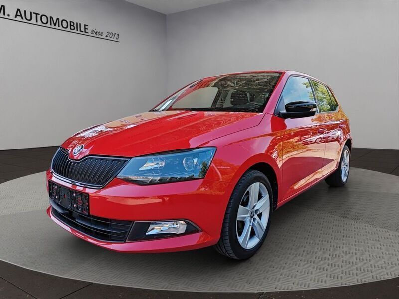 Rot Gebraucht 2017 Skoda Fabia Style Limousine | 10.990 € (Fairer Preis) - Bild 1/4