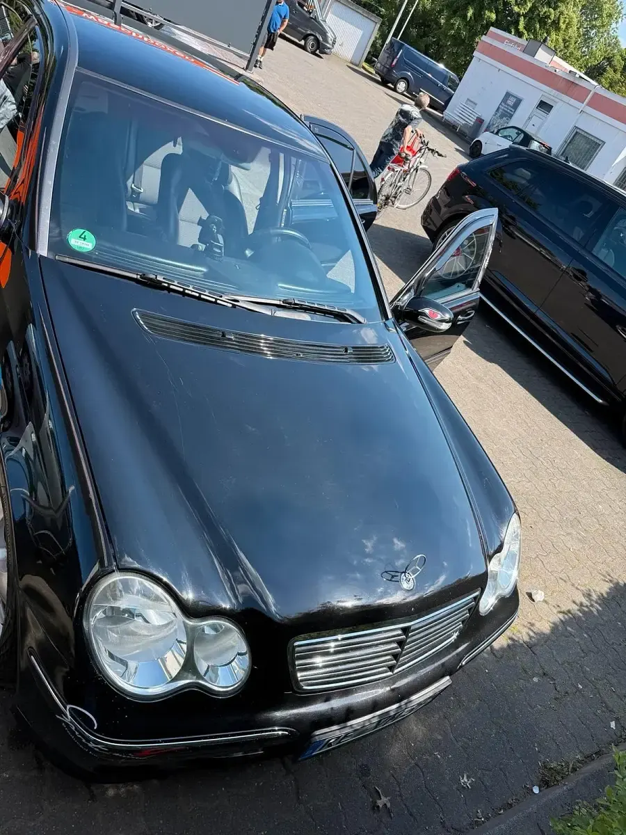 Gebraucht Mercedes C180 186 PS (136 kW) 2007 Schwarz Limousine