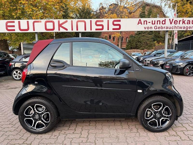 Schwarz Gebraucht 2019 Smart ForTwo Cabrio Passion Cabrio | 16.777 € (Fairer Preis) - Bild 1/4