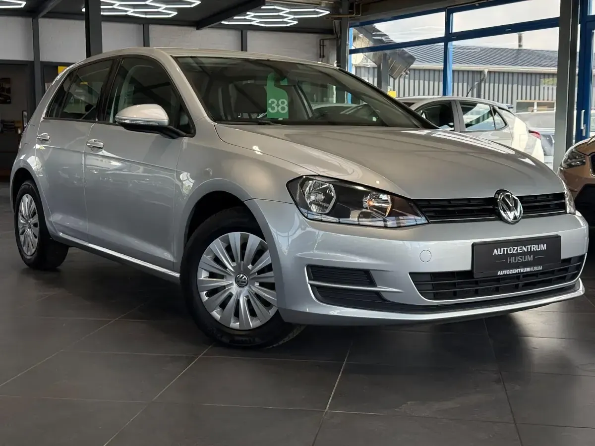 Gebraucht VW Golf VII Trendline 110 PS (80 kW) 2014 Silber Limousine