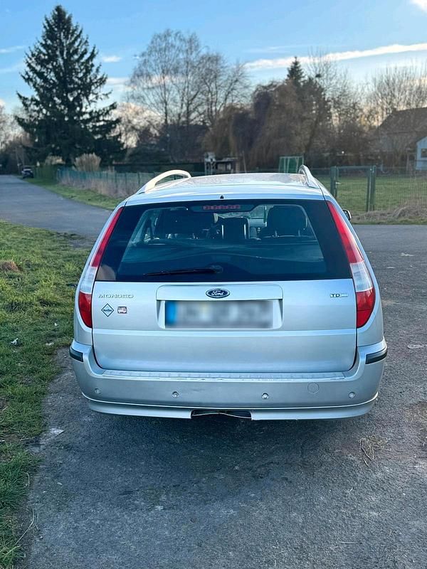 Gebraucht Ford Mondeo Ghia 131 PS (96 kW) 2007 Silber Kombi