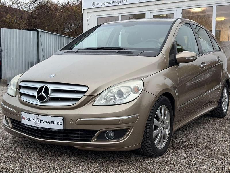 Gold Gebraucht 2006 Mercedes B200 Van / Kleinbus | 4.490 € (Fairer Preis) - Bild 1/4