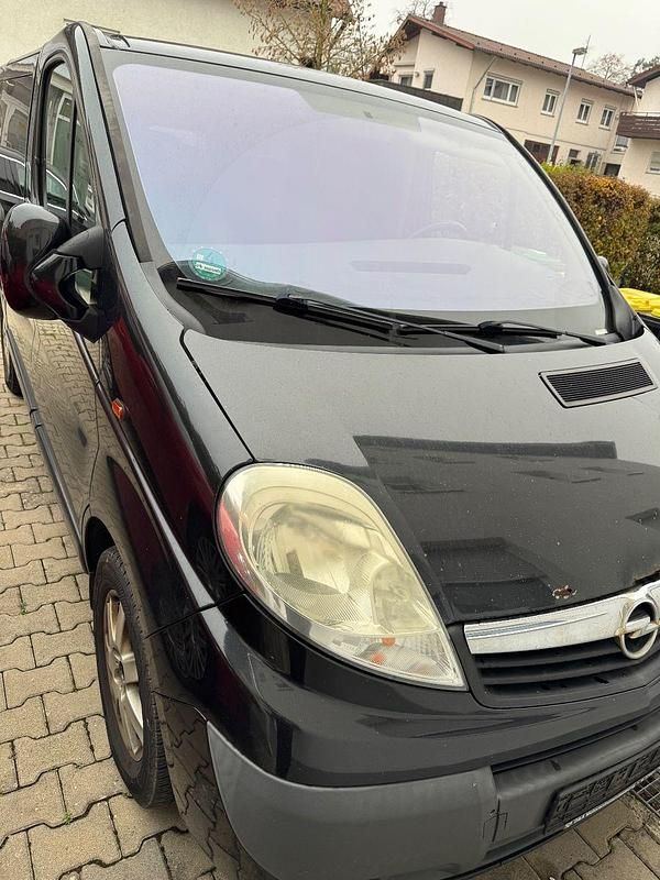 Gebraucht Opel Vivaro 145 PS (106 kW) 2008 Schwarz Van / Kleinbus