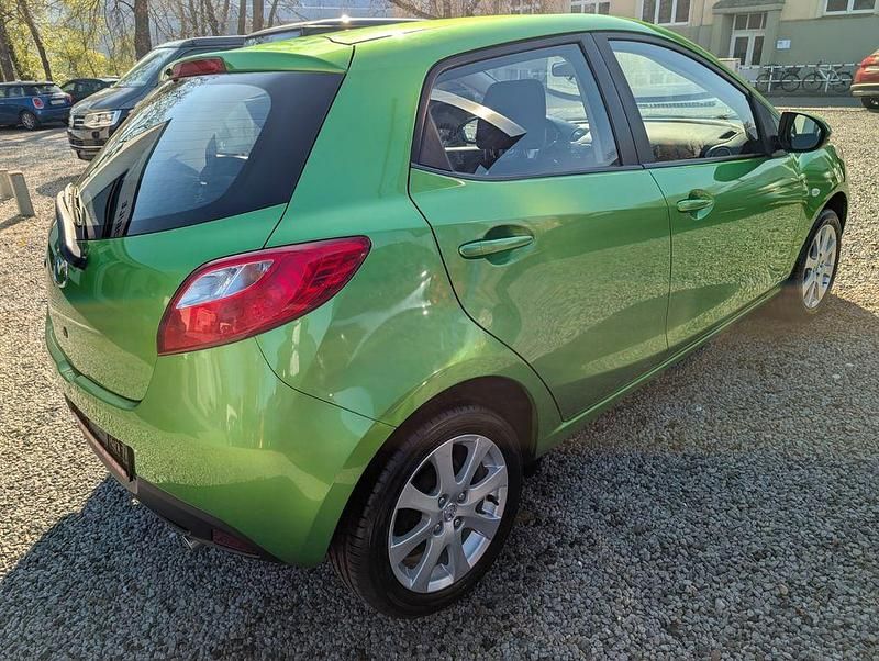 Second-hand Mazda 2 Edition 75 CP (55 kW) 2012 Verde Hatchback