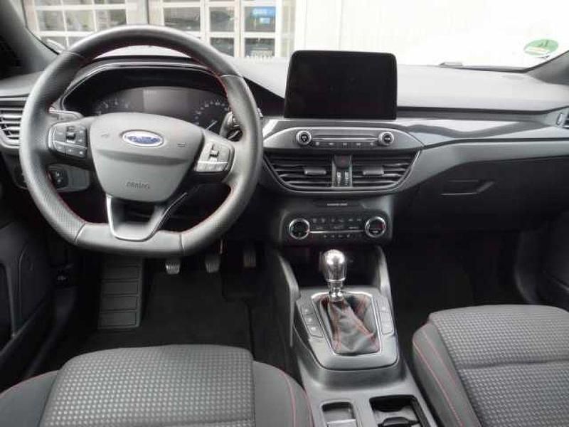 Gebraucht Ford Focus ST-Line 125 PS (91 kW) 2022 Silber Kombi