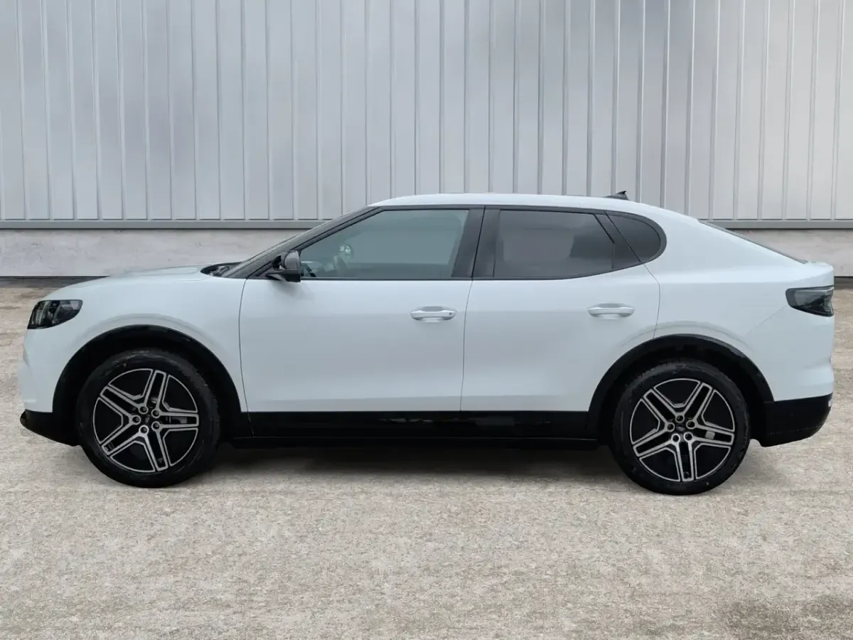 Neu Ford Capri Extended Range 210 kW (286 PS) 2026 Weiß SUV