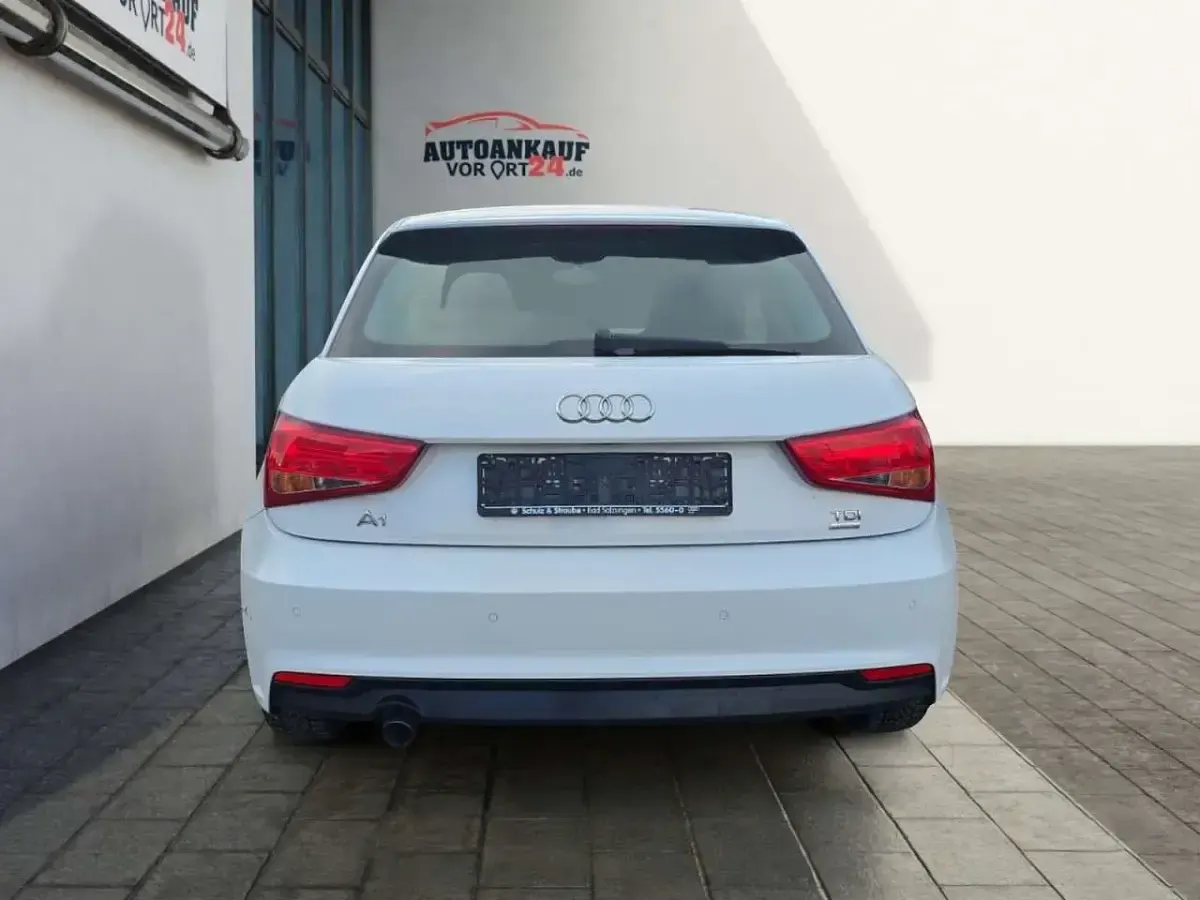 Gebraucht Audi A1 Comfort 90 PS (66 kW) 2015 Weiß Kleinwagen