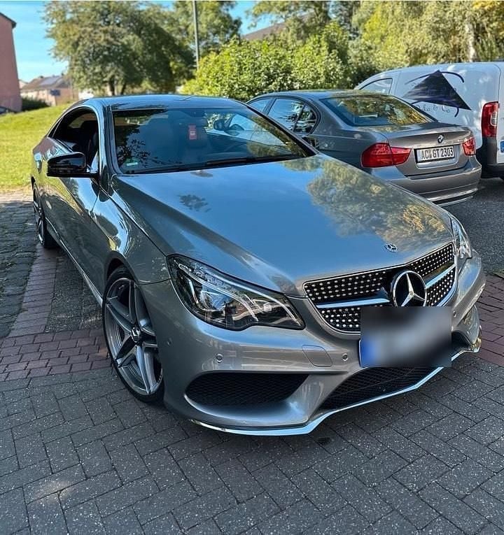 Grau Gebraucht 2013 Mercedes E250 Coupé | 17.500 € (Teuer) - Bild 1/4