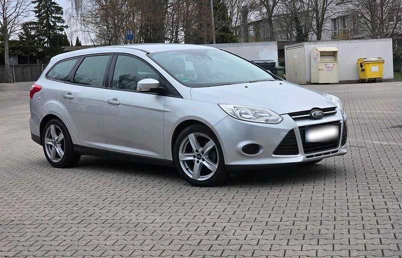 Usata Ford Focus 105 CV (77 kW) 2013 Grigio Station wagon