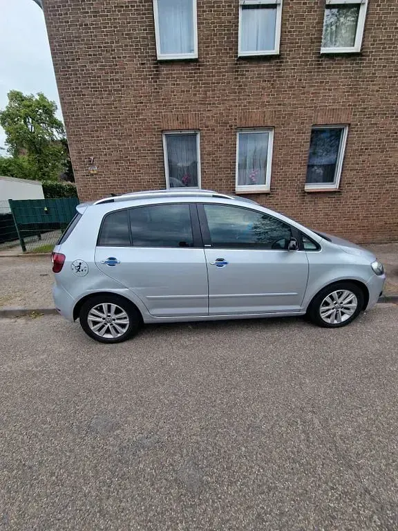 Gebraucht VW Golf Plus Cross 105 PS (77 kW) 2011 Silber Van / Kleinbus