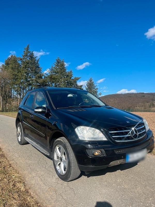Gebraucht Mercedes ML280 190 PS (139 kW) 2008 Schwarz SUV