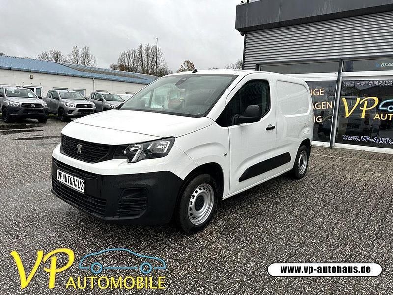 Gebraucht Peugeot Partner 110 PS (80 kW) 2019 Weiß Van / Kleinbus