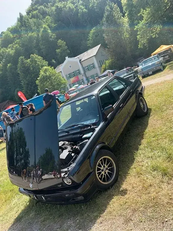 Gebraucht BMW 316 Sport Line 99 PS (72 kW) 1990 Schwarz Limousine