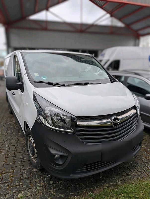 Gebraucht Opel Vivaro 121 PS (88 kW) 2018 Weiß Van / Kleinbus