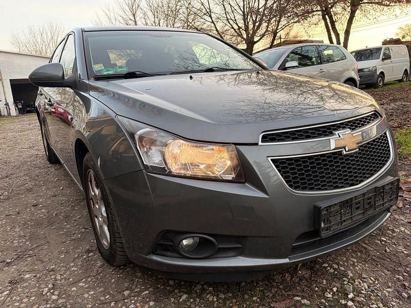Gebraucht Chevrolet Cruze LT 150 PS (110 kW) 2010 Grau Limousine