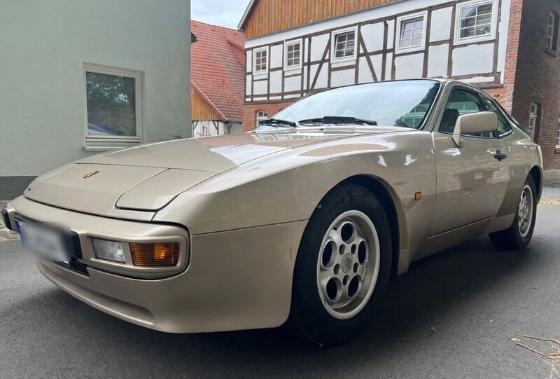 Gold Gebraucht 1985 Porsche 944 Coupé | 12.499 € - Bild 1/4