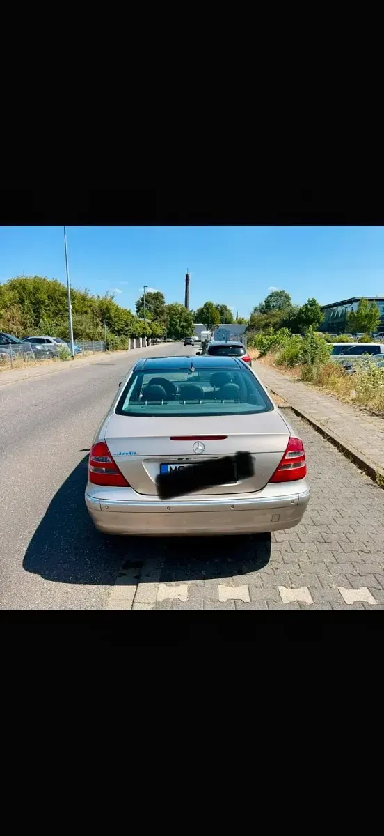 Gebraucht Mercedes E200 163 PS (119 kW) 2005 Gold Limousine