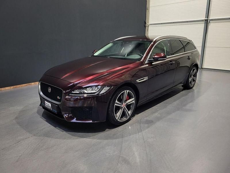 Gebraucht Jaguar XF S 300 PS (220 kW) 2018 Rossello red Kombi