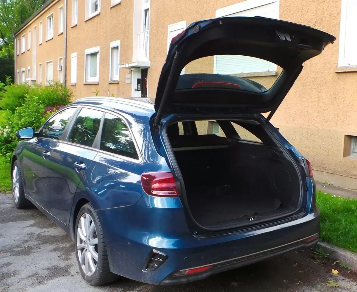 Gebraucht Kia Ceed Platinum 140 PS (102 kW) 2020 Blau Kleinwagen