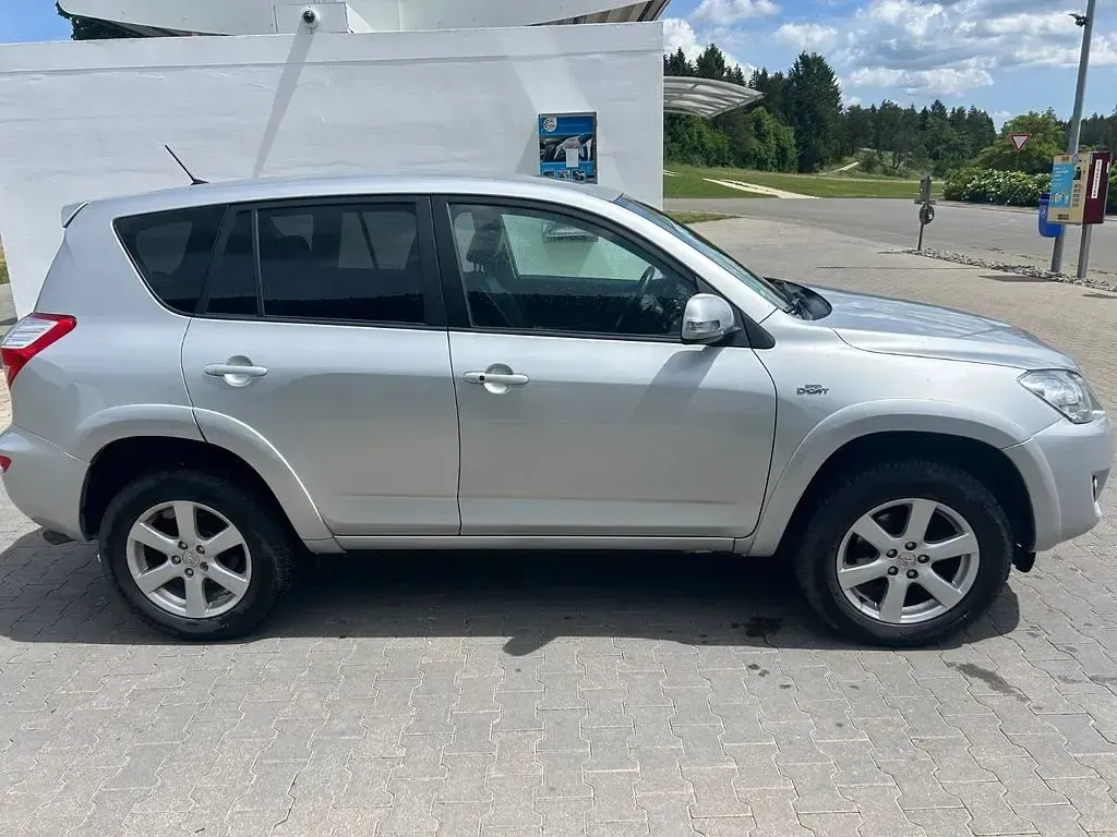 Gebraucht Toyota RAV4 Executive 150 PS (110 kW) 2009 Silber SUV