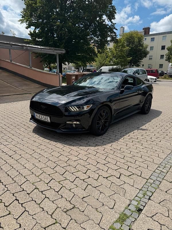 Schwarz Gebraucht 2015 Ford Mustang Coupé | 20.000 € (Guter Preis) - Bild 1/4