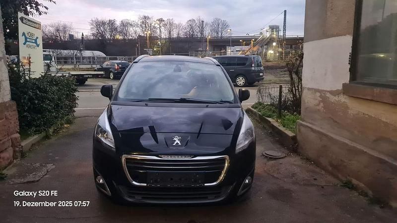 Gebraucht Peugeot 5008 Business-Line 163 PS (119 kW) 2015 Schwarz Van / Kleinbus