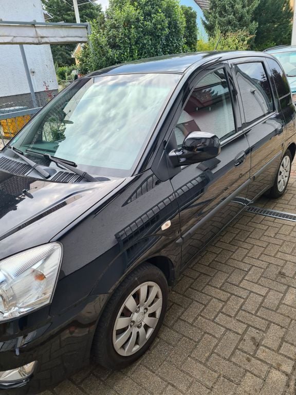 Schwarz Gebraucht 2009 Hyundai Matrix Classic Van / Kleinbus | 2.999 € (Etwas zu teuer) - Bild 1/4